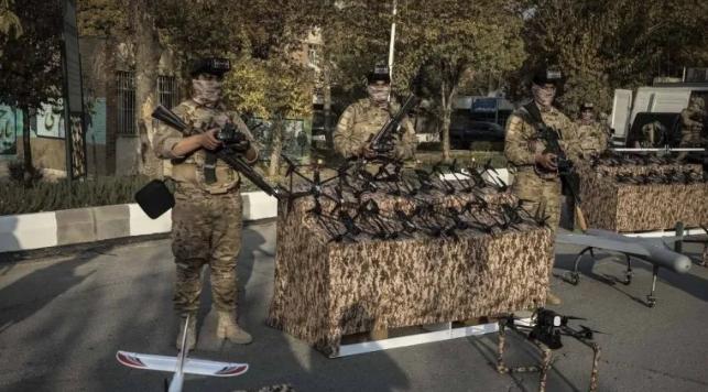 伊朗要变天了！
4月19号这天，有位美国高官对外放话，说现在的伊朗局势不一般，过