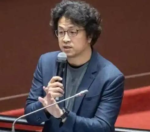 1月5日，沈伯洋在个人社交账号上再次发文！
文章里写道：自从被大陆列入‘台独顽固