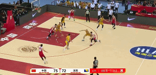 今晚中国男篮与波黑男篮展开第二场热身赛，中国男篮在首节领先11分的情况下，由于全
