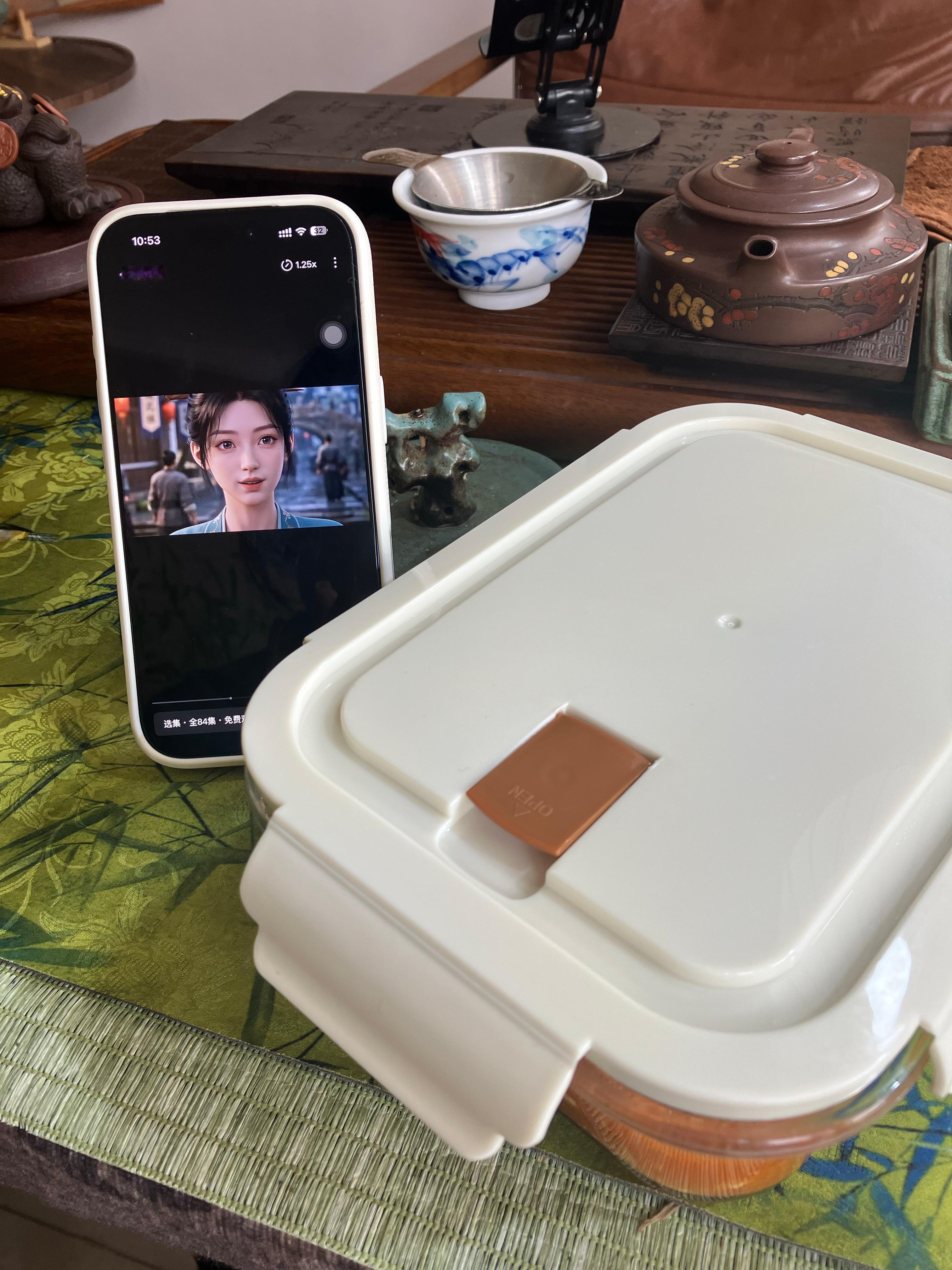 最近疯狂迷上了短剧做饭看 吃饭看 洗漱看 上厕所看 坐车看…随时随地都在看 实在