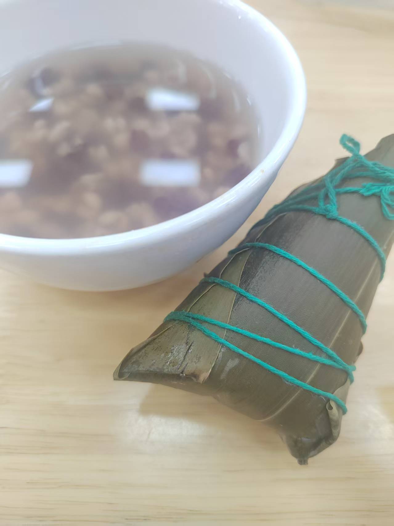 老人吃粽子后晕厥呕吐肝功重度损伤 还没到端午，粽子已经有点儿吃怵头了。明明不想吃