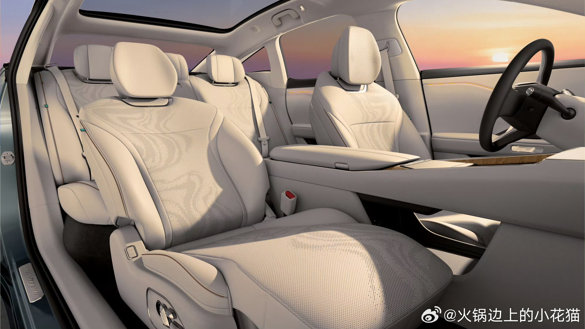 丰田铂智7上演直播测试大秀！模拟日常用车场景，完成跨省实测，无论是城市还是高速路