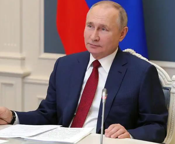 中国为何还不收复台湾？普京2021年的一句话道出事情：中国根本不需要动用武力。