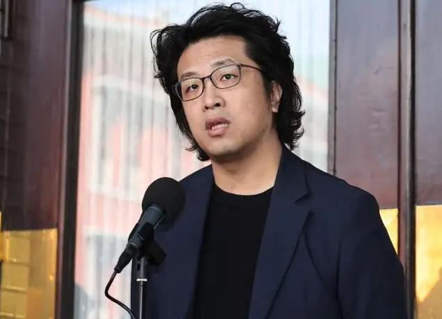 [太阳]被我们正式通缉，纳入“台独”顽固分子名单之后，沈伯洋出来回应了！10月2