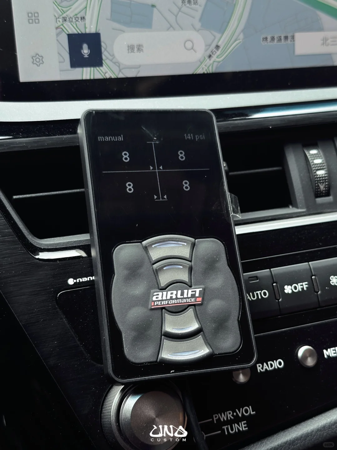 00后玩车，先摆脱商务感。