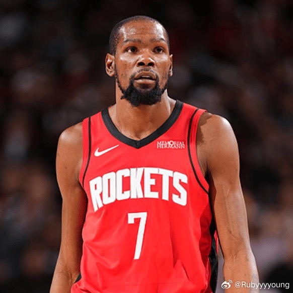 雷霆vs火箭nba 就指望一个35+老爷子抗着进攻，最后一节崩盘不是很正常吗？火