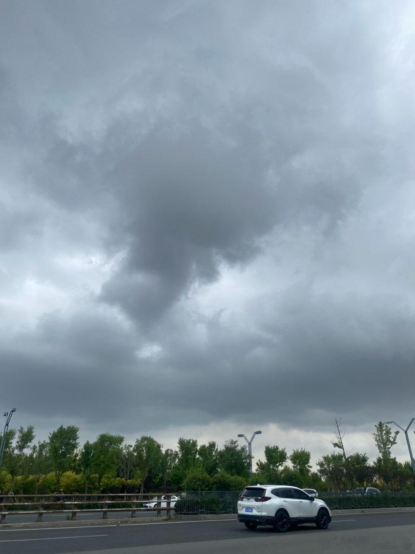 太原杏花岭区，出来接个朋友，这天气马上要下雨出来接个朋友，这天气马上要下雨， 