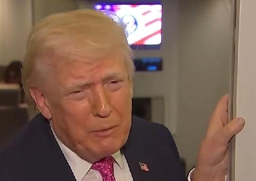 川普整天咋咋乎乎的，搞得天翻地覆，历史罕见的一个国家领导人。特朗普：各国应自行去