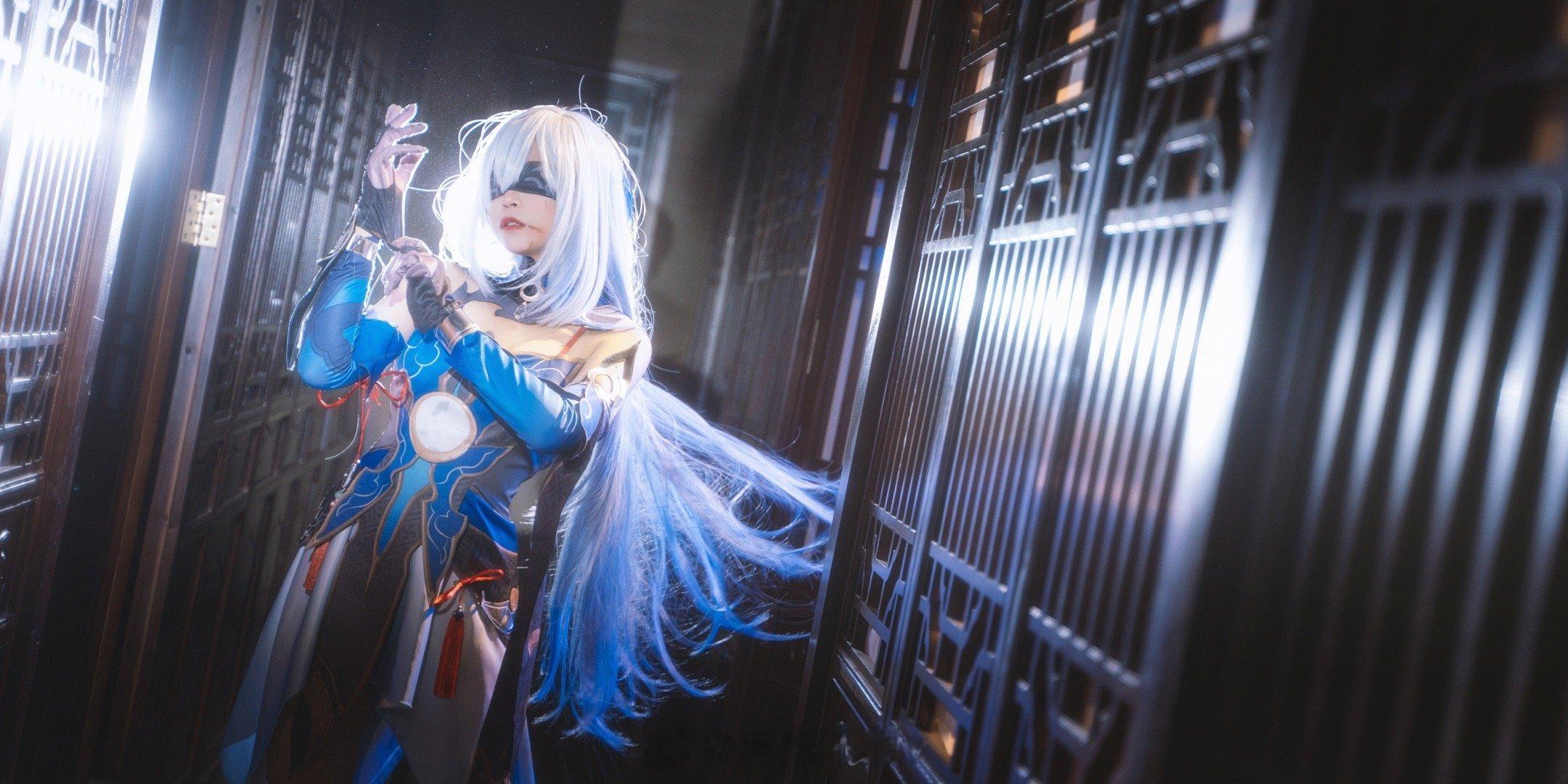 #星穹铁道镜流##崩坏星穹铁道#  “就让这一轮月华，照彻万川！”🌙📷【惊喜