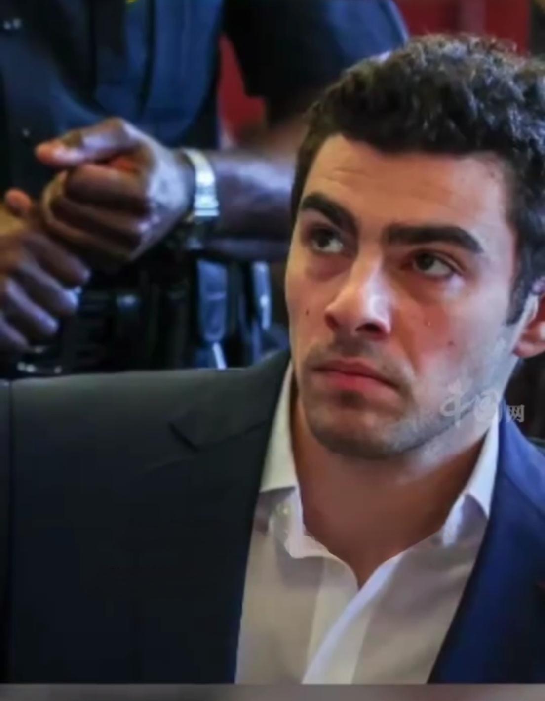 这起震惊美国的大案，终于有了新进展——枪击医保公司CEO的嫌疑人路易吉·曼焦内，