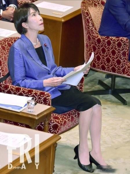 高市早苗推豪赌预算，日元崩盘物价涨，民众钱包缩水谁买单？

日本首相高市早苗提出