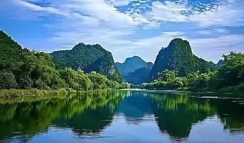 在快节奏的城市打拼中，很多人选择远走他乡追梦，这份分离往往带来意想不到的内心转变