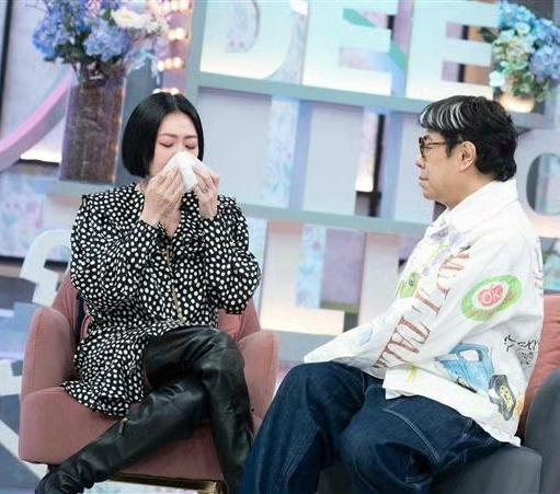 近日小S在节目上说非常后悔当初组织一家人去日本旅游，如果她没组织那场聚会，姐姐大