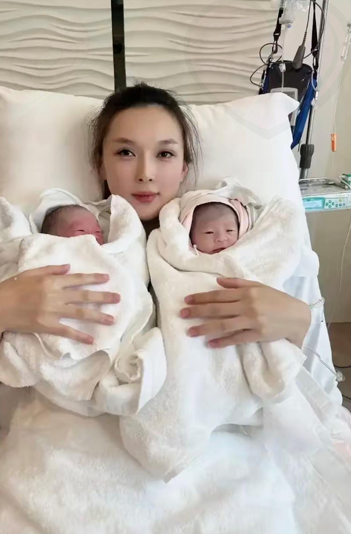 南京这位妈妈的操作，真的帅到骨子里！怀双胞胎本是天大的喜事儿，就因为是俩闺女，公