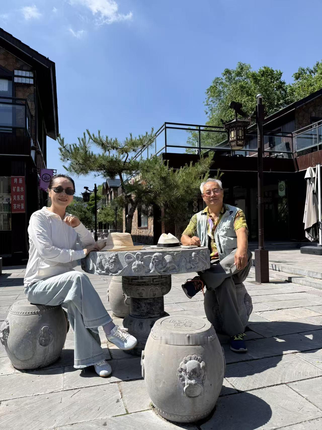 按照自己的意愿去生活，就能开心快乐。
在遵守道德和法律的状况下，自由自在的生活。