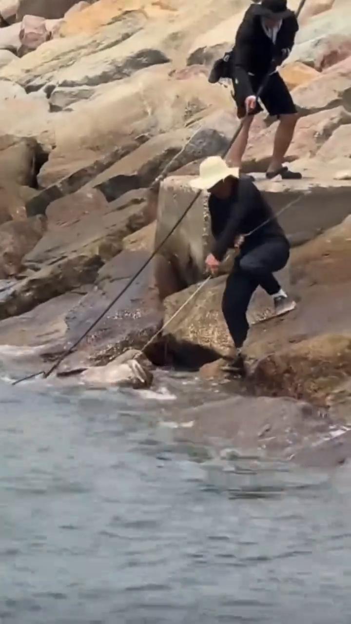 桂山连岛路上118斤大石斑。
上鱼位置。