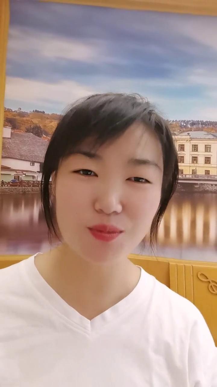 嗨，朋友，我每天发视频不是给别人看的，而是不想输给昨天的自己。我不想比昨天的自己