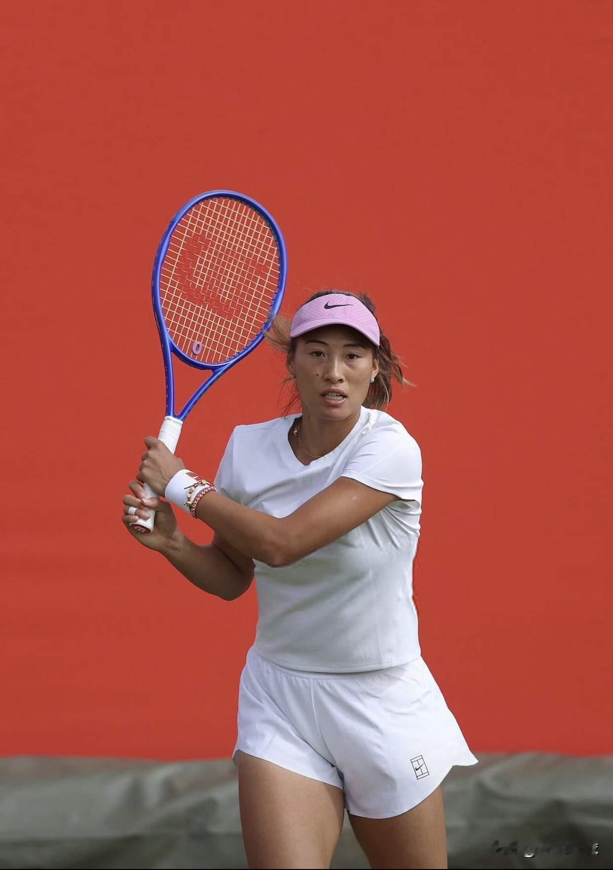 WTA500🇬🇧伦敦女王杯签表已出
🇨🇳郑钦文首轮vs🇷🇴克里斯蒂安