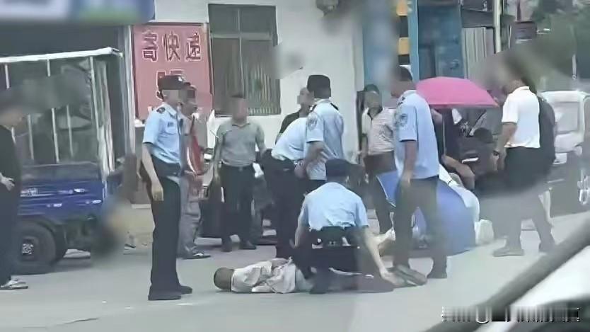 广东揭阳，男子的父亲去世，他找村书记开证明办理火化，顺便想问了一下征地补偿问题，