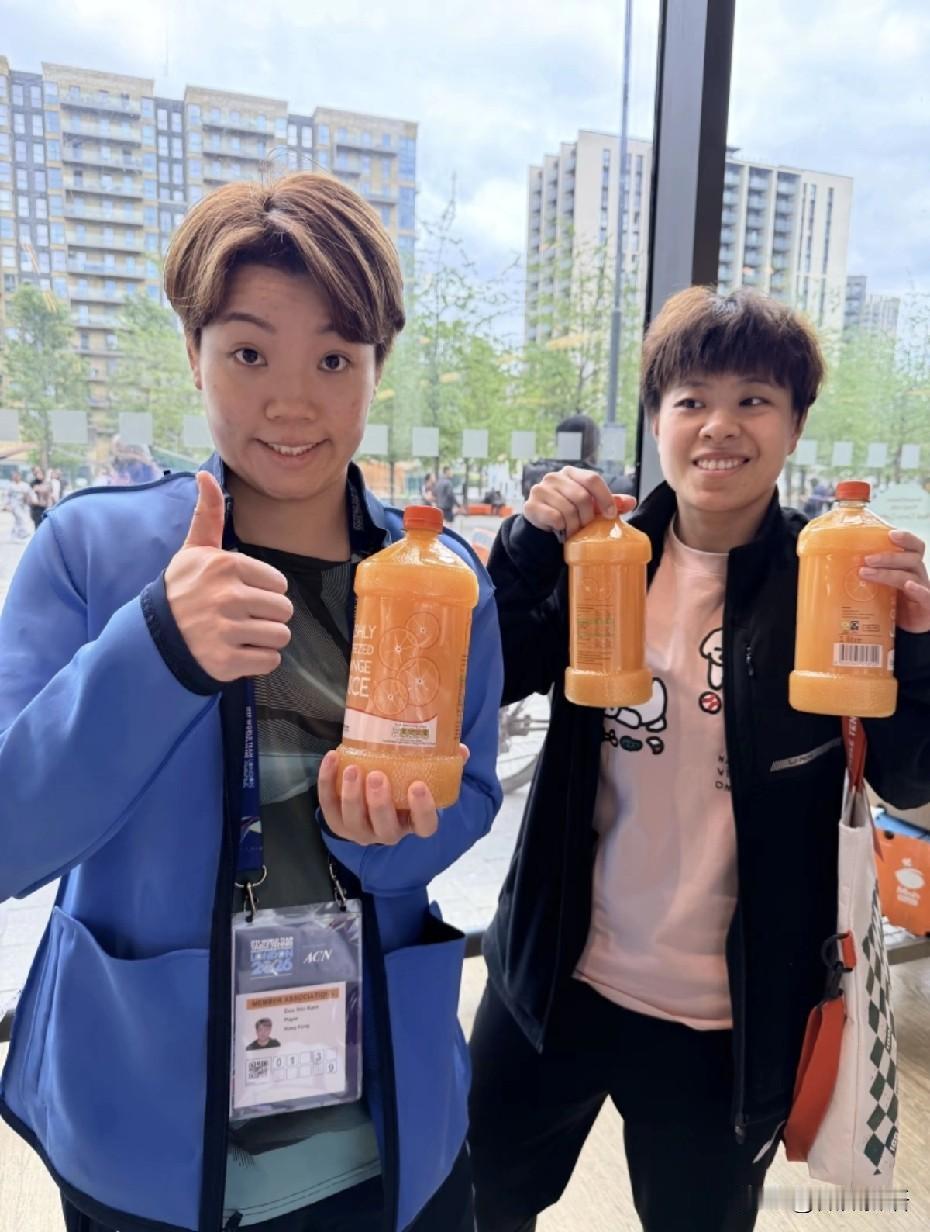 杜凯琹也还没有回香港，她昨晚也去看了决赛，港队应该也是今天回去，国乒也是今天回北