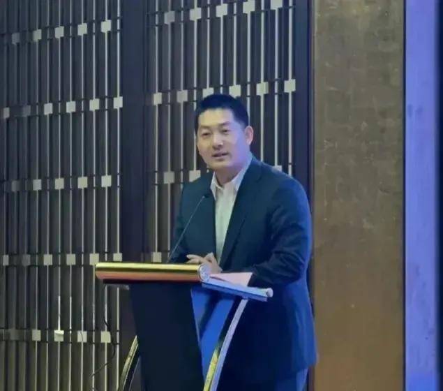 晚报杯热点多多~
天王马天放首次夺得冠军
冲段少年前六名无人问津


第37届"