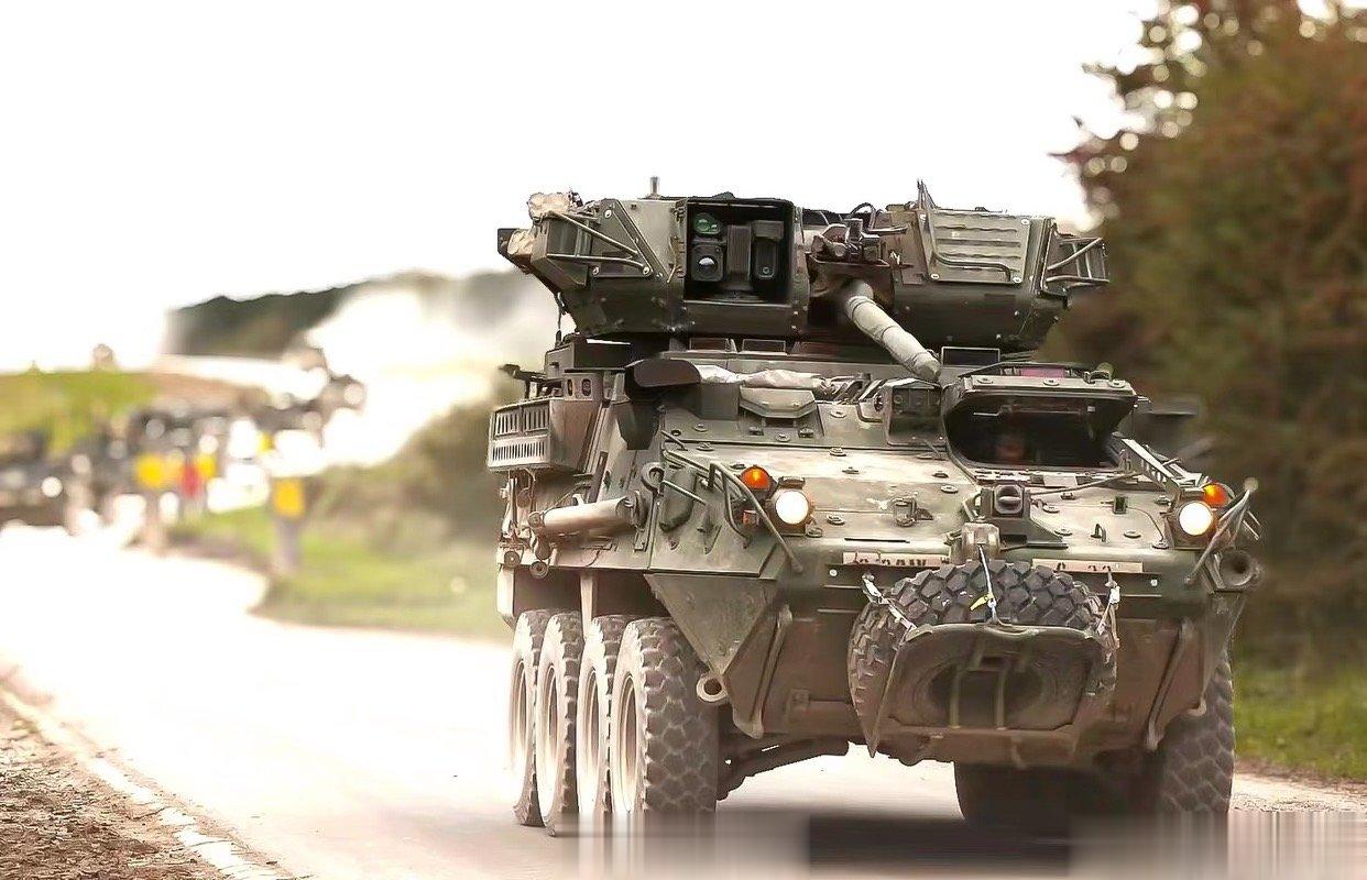 要是真在战场上见，美军的8轮步战车根本就不够虐！#国际情报员# ​​​