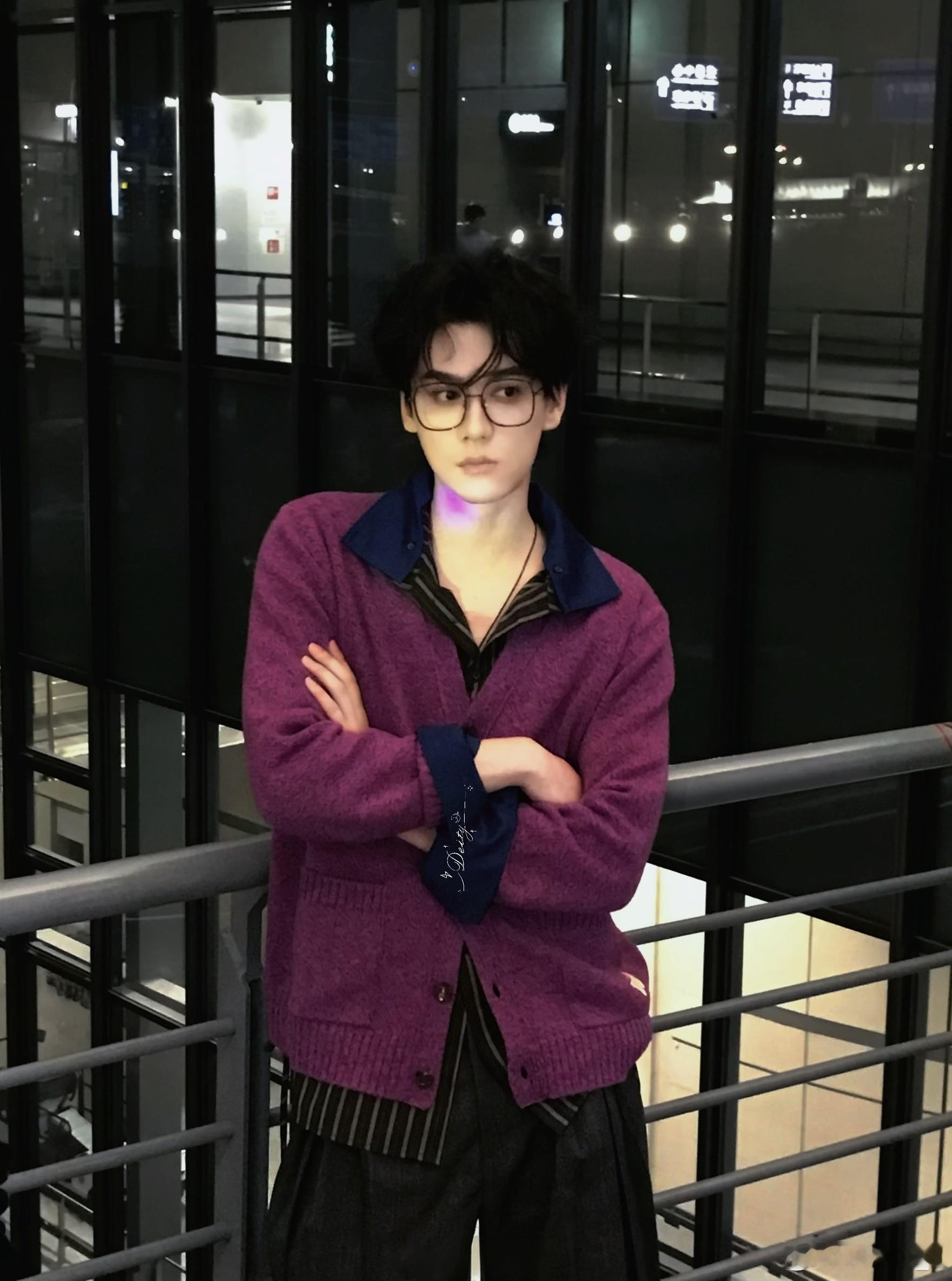田栩宁紫色毛衣卷毛男大咋能这么般配呢好养眼的一对[awsl][awsl][aws