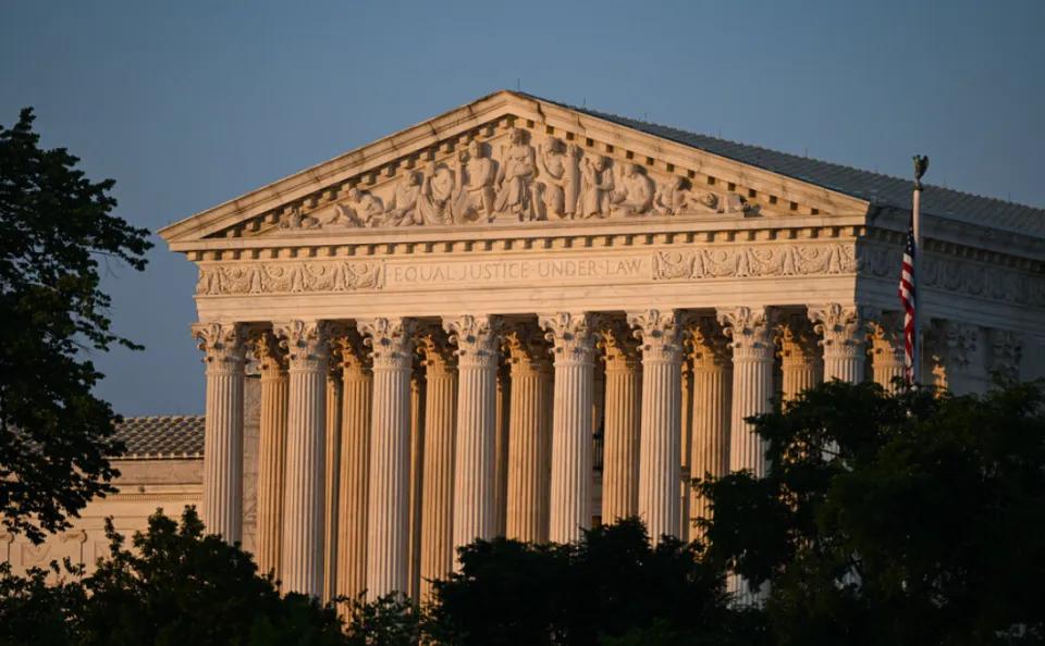 美国海关正式官宣，停止对全球商品加征关税，外媒称中印成为最后赢家
       