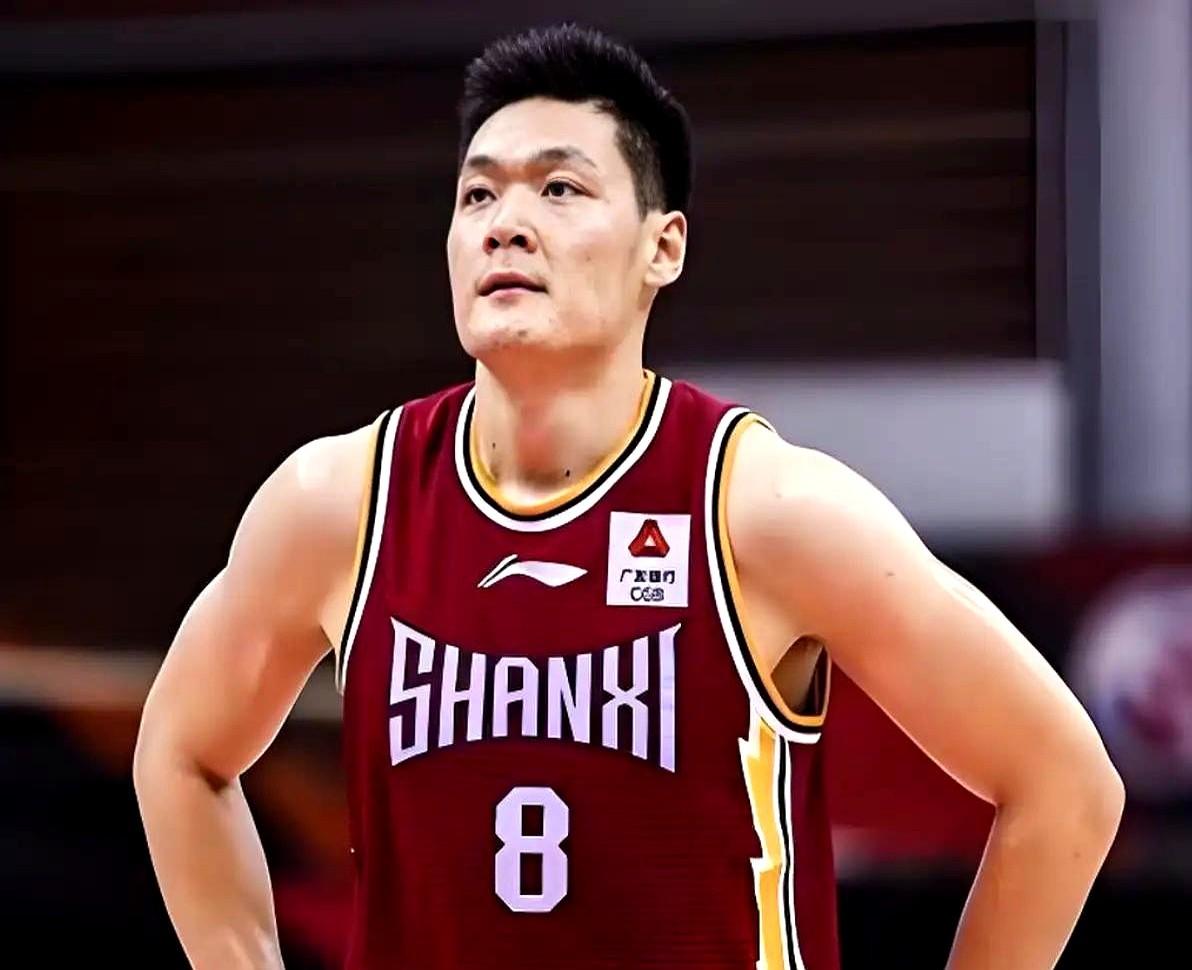 张宁不入国家队，是不兼容造成的。

这一说法同样指向徐杰，认为球员在场上只需执行