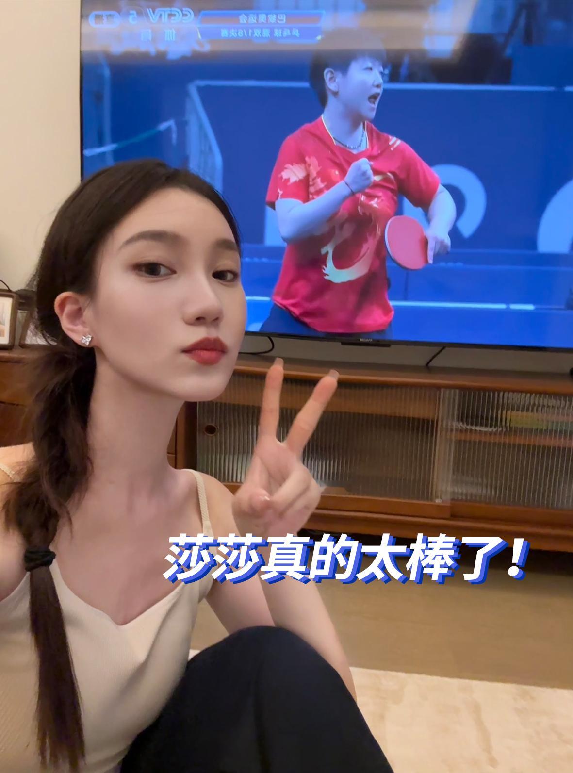 这几天真是被莎宝的反差感狠狠硬控了！赛场外是个十足的软萌妹子，但是一到赛场上，真