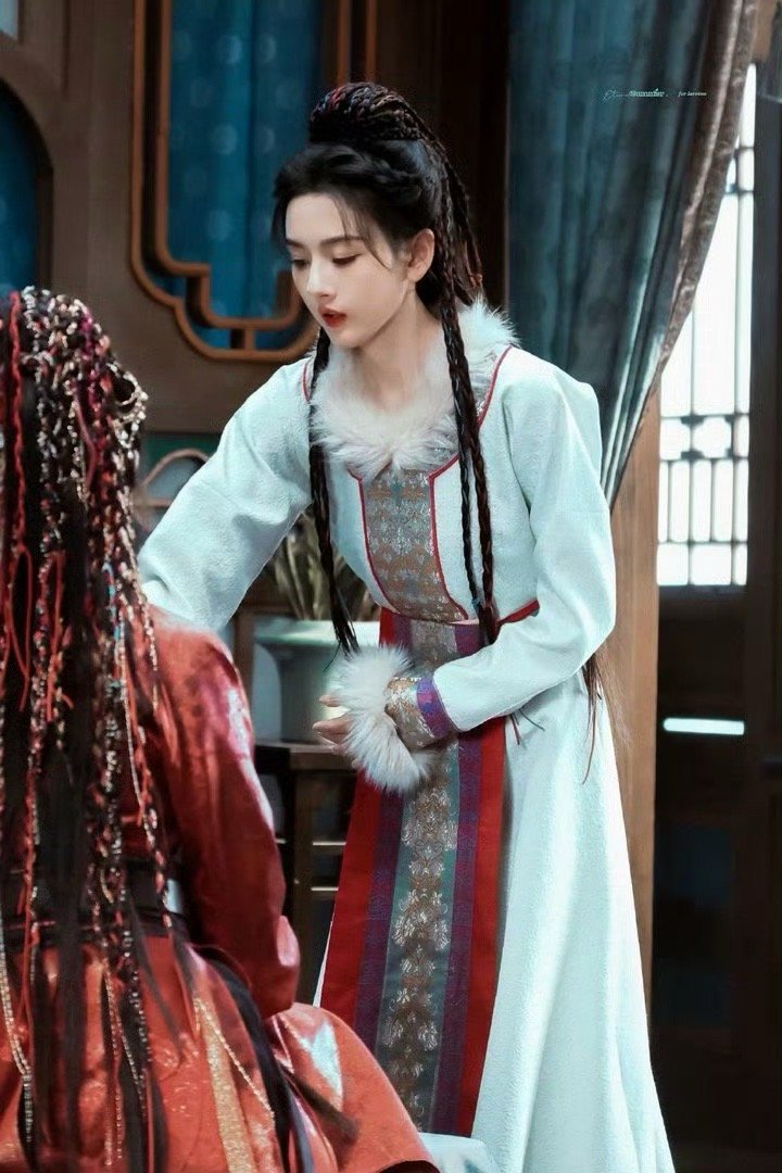 宋祖儿司宫令异域造型被宋祖儿美到就是这么轻松，司宫令异域少女造型满满惊艳感