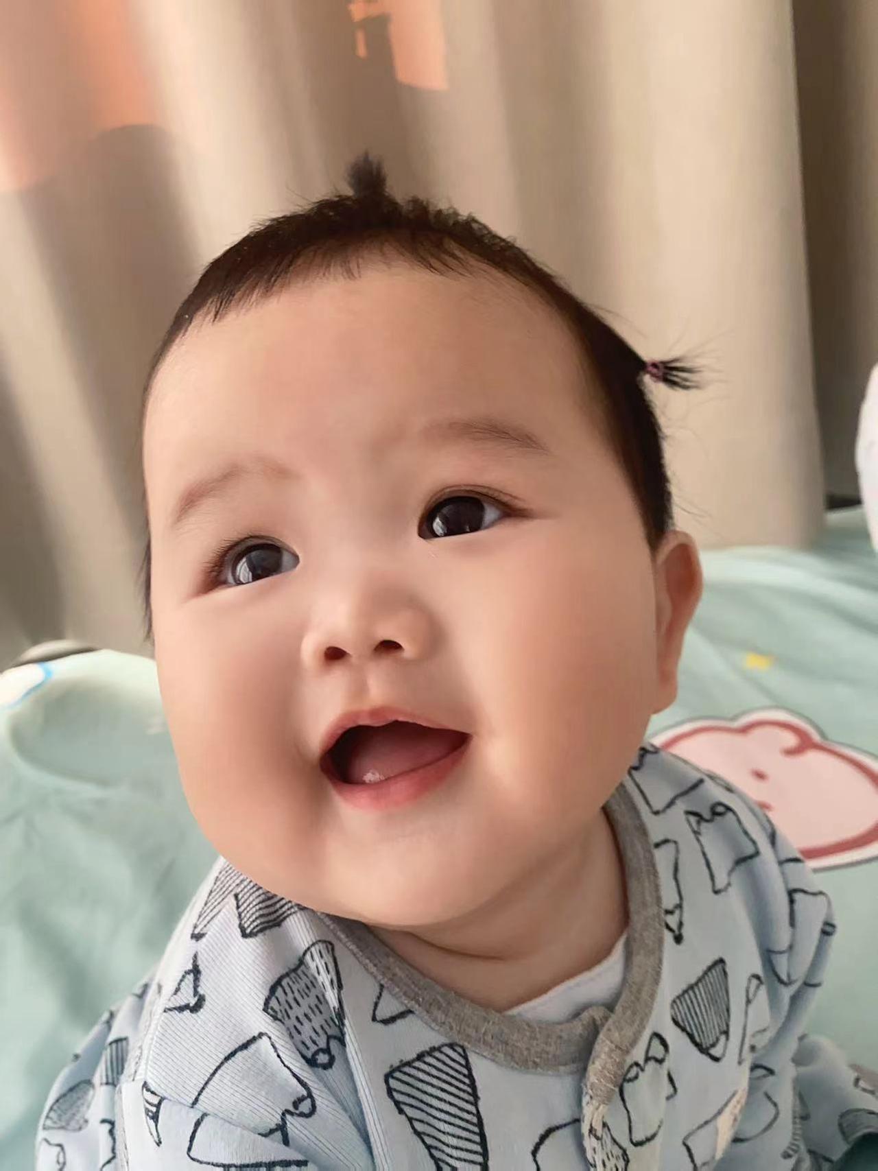 宝宝喝奶粉真的会上火吗奶粉本身不会直接上火，冲奶必须先放水再加奶，冲奶不能太浓，