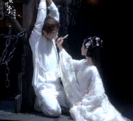 在剧集拍摄幕后，刘诗诗一句“扎胳肢窝”的创意，瞬间打破剧中的紧张氛围，令人忍俊不