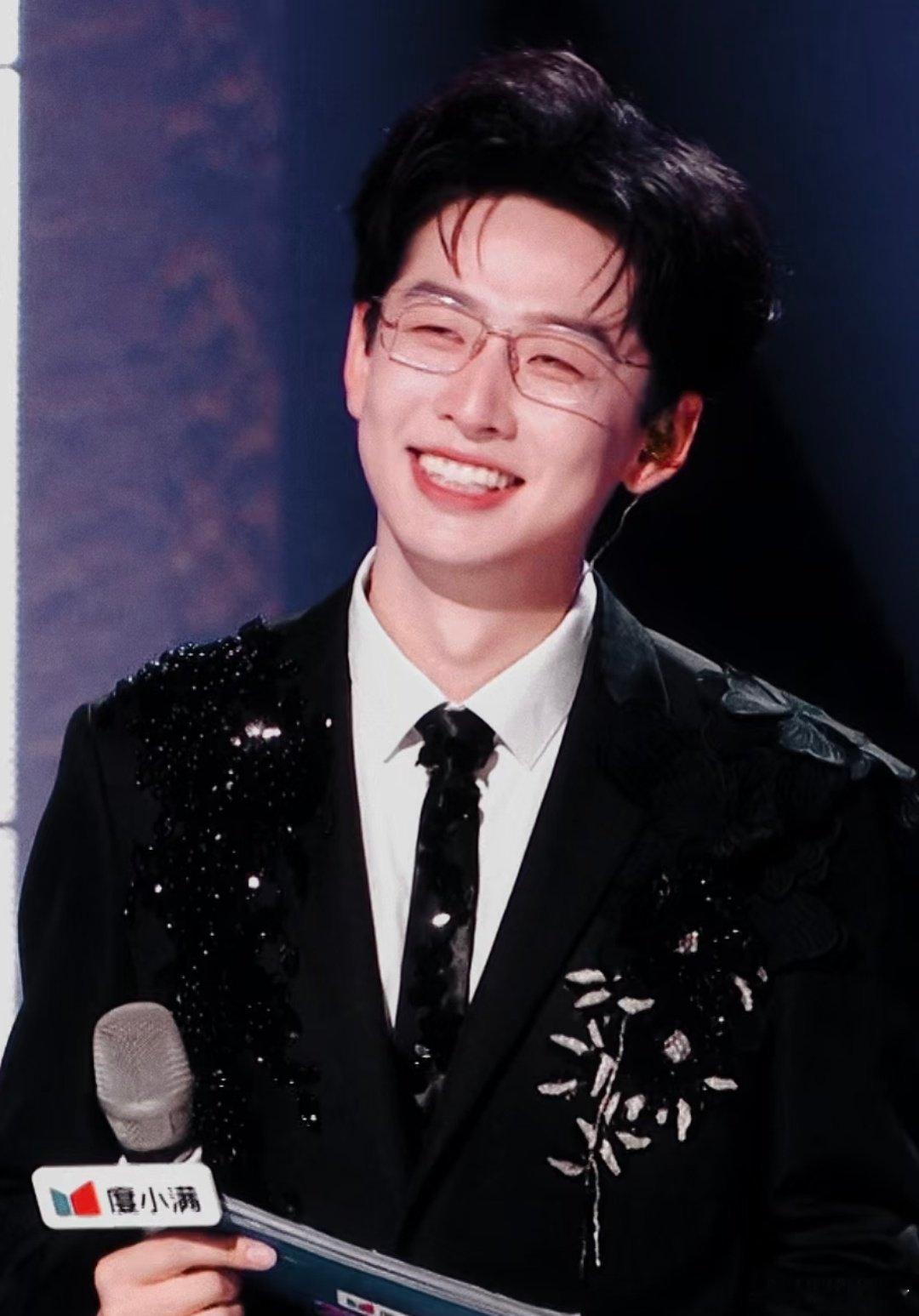 齐思钧主持能力感觉🥭资源一直向他倾斜是要把他往下一个何老师培养吗？小齐小齐的叫