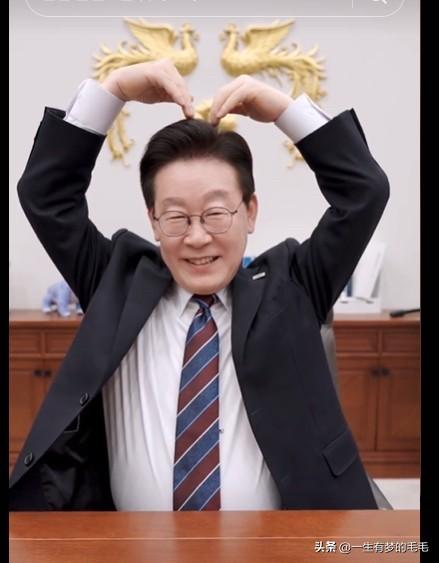 2月28日韩国总统李在明正式入驻全球社交平台TikTok。

此前一天，李在明曾