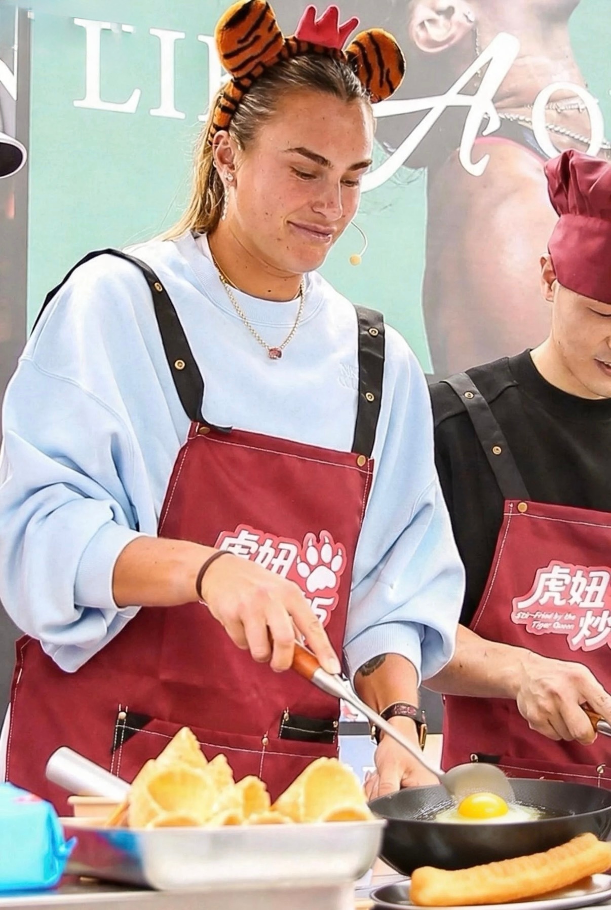 布里斯班500赛次轮，萨巴伦卡6-0/6-1横扫布克沙，取得新赛季首胜。萨巴伦卡