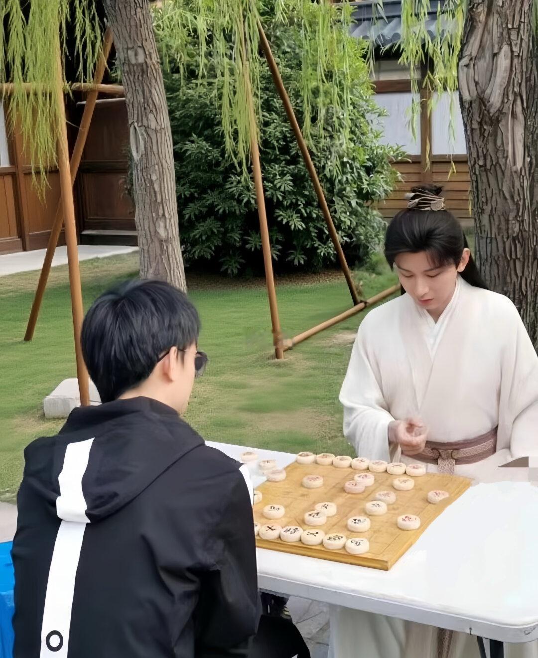 李莲花，你放马过来呀~~🥰🥰🥰
放炮也行，哈哈哈~反正照单全吃~通通吃了~