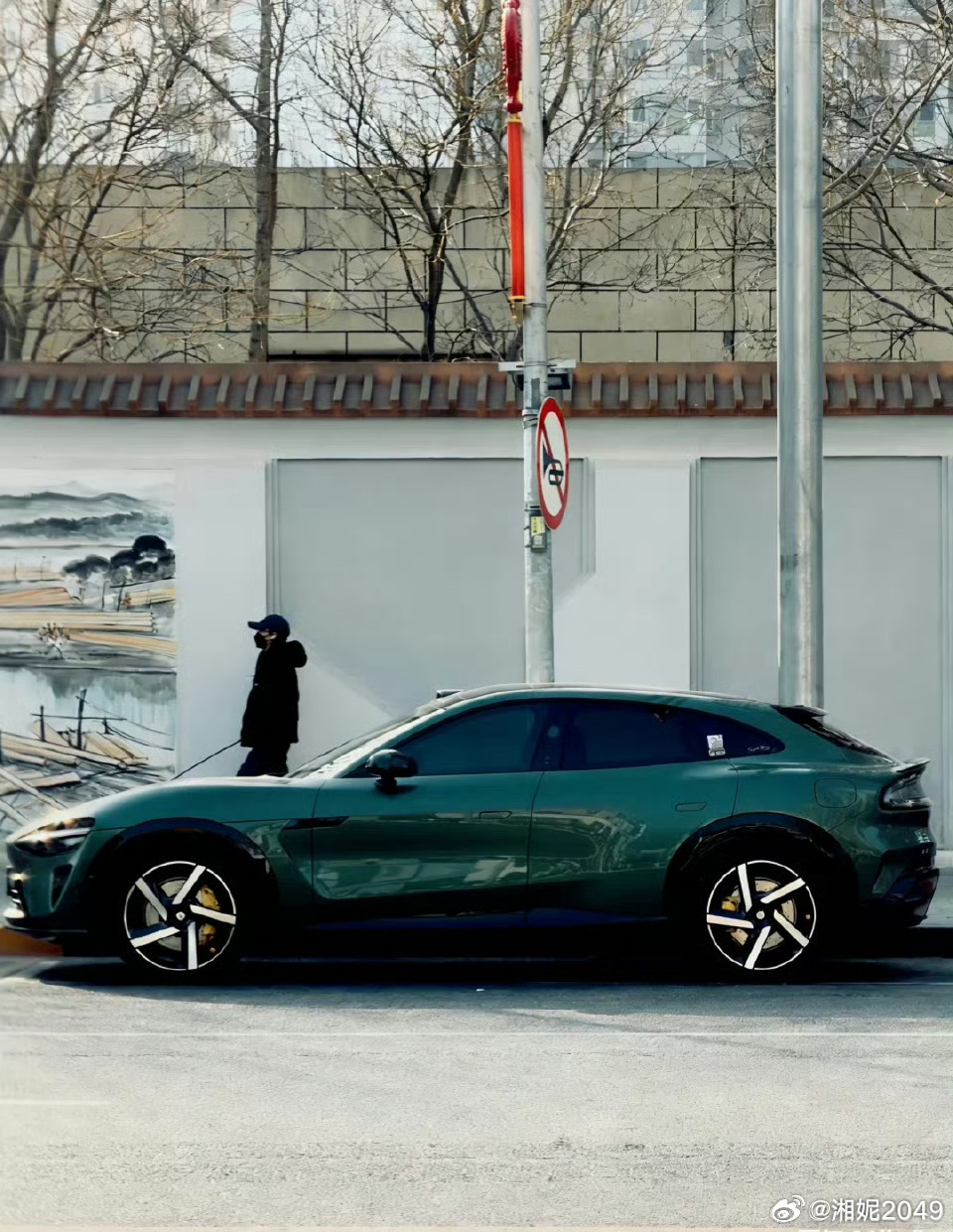 新SU7 MAX版本的大爆款是靛石绿+砂陶米内饰，这个绿是真的很高级。P到YU7