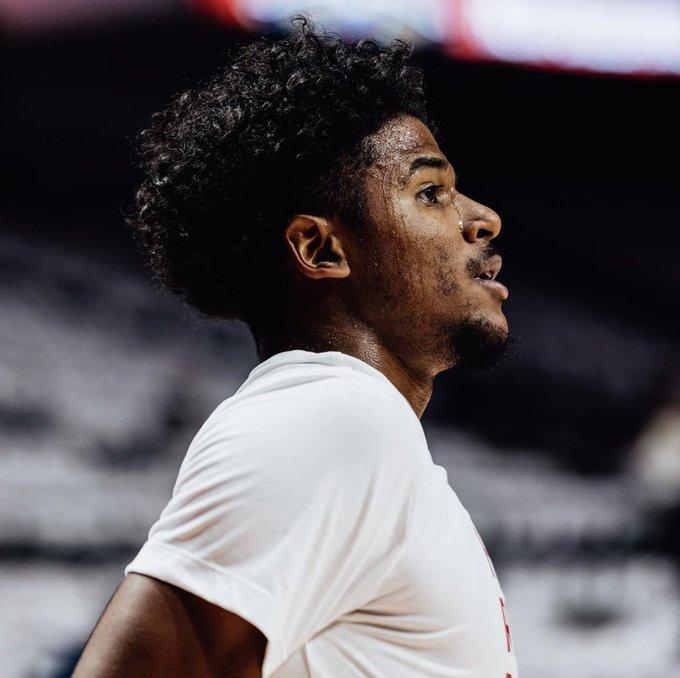 格林逐年退步引不满！美媒建议火箭8换1梭哈米切尔：白魔也成筹码

杰伦-格林貌似