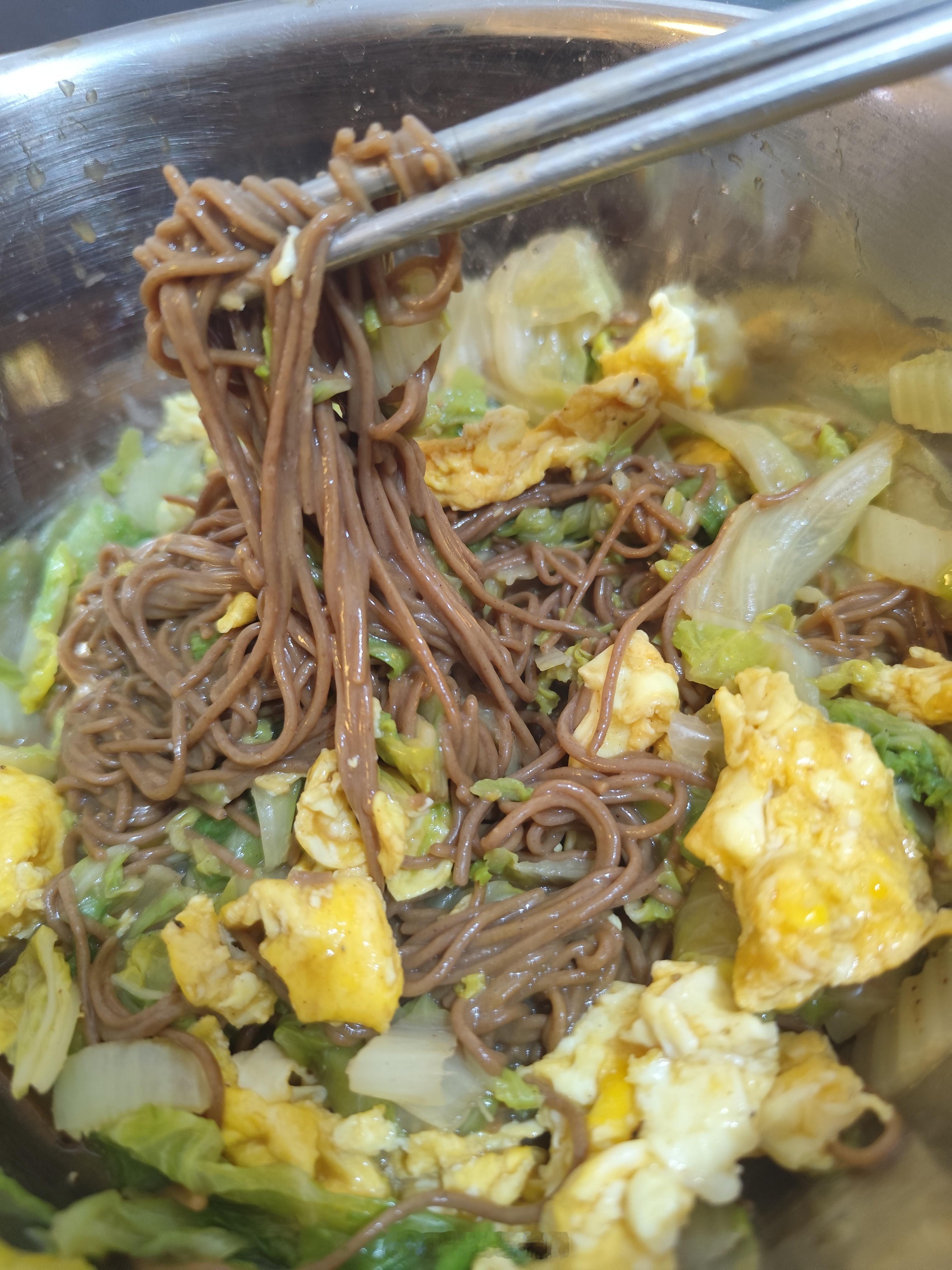 吃面时刷微博，才知道今天腊八节。不过没关系啊，咱自己才是食物的主人，咋高兴咋吃呗