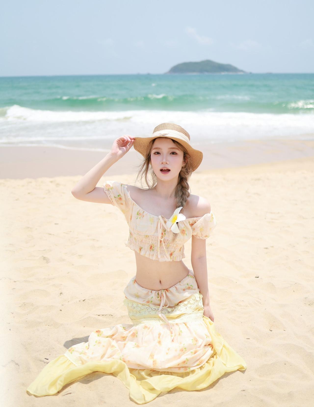 海与浪，温与柔，爱与自由皆可拥有，风撩人，我也是。