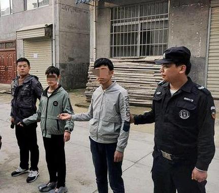 “造谣一张嘴？”吉林四平，数十名不明身份的陌生男子拿着棍棒，开着2辆推土机，于凌