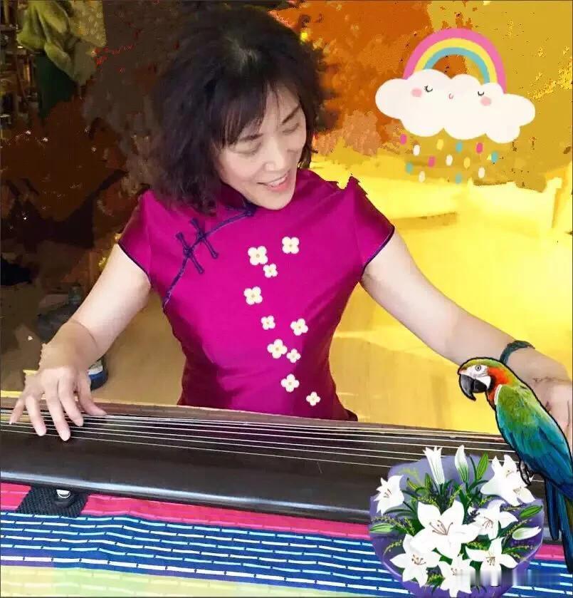 如果说去年是一道模糊了的风景线的话，那么新的一年就是一曲等待谱写的、精新的旋律。