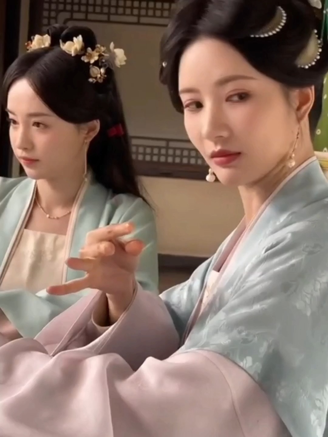 昭华熙时[超话]  昭华熙时  来自二娘子手机里的寿华 杜仰熙 