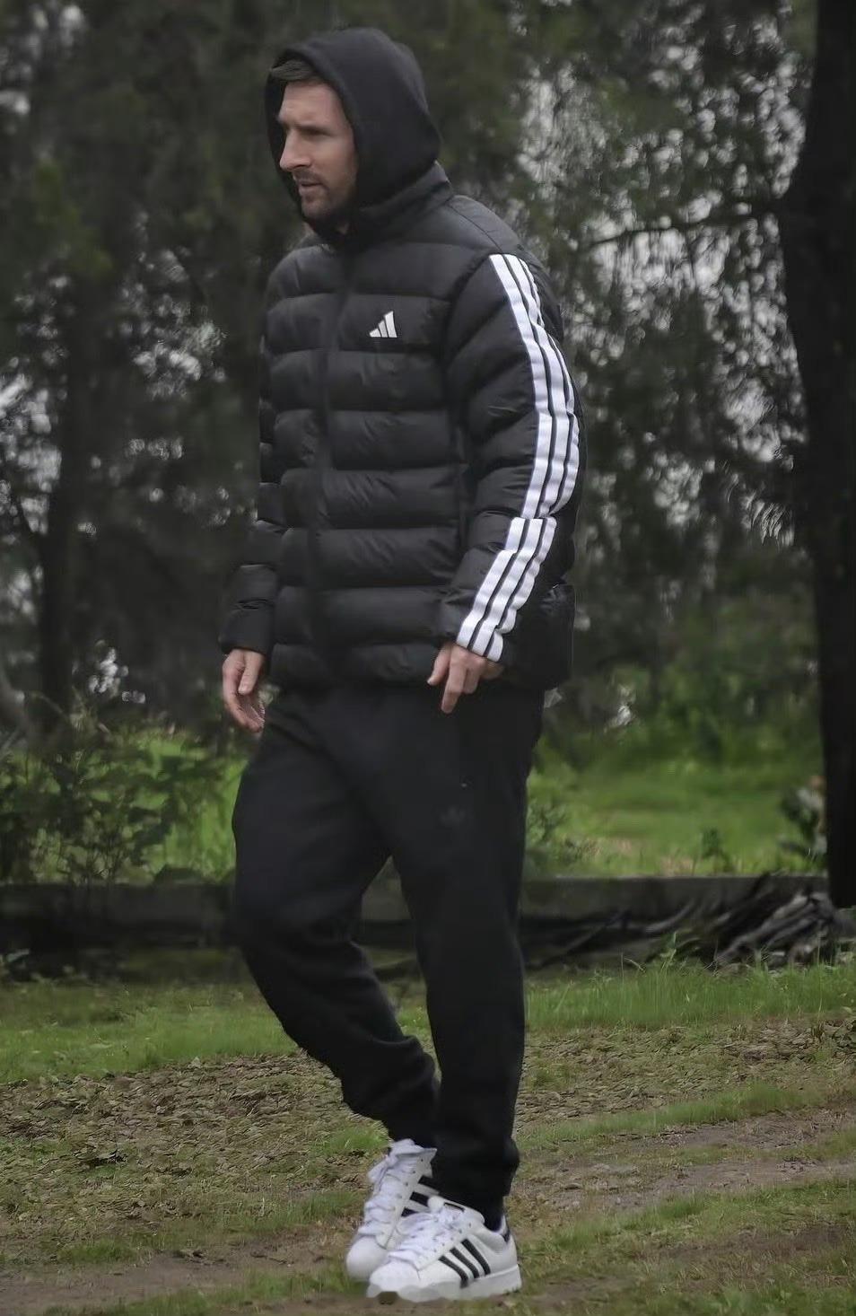重回故乡罗萨里奥！梅西卸下国家队压力，到场支持家族一手创办的球队阿根廷媒体《奥莱