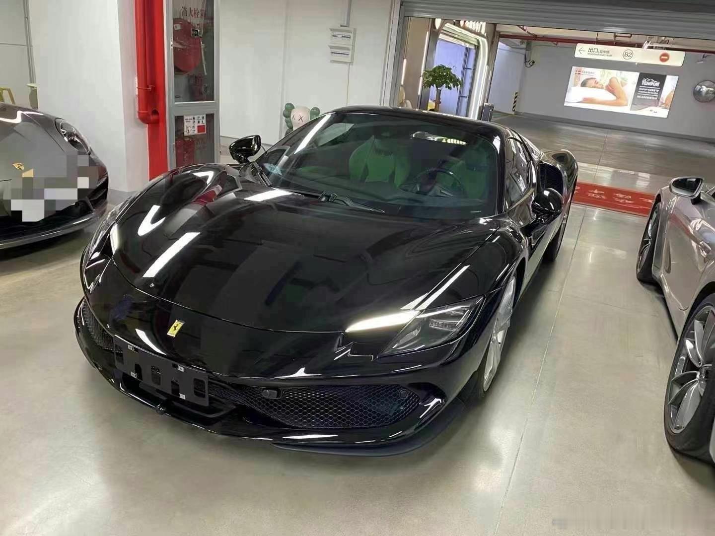 💚💚💚Ferrari 296 GTS 敞篷 全国唯一配色 ​​​
