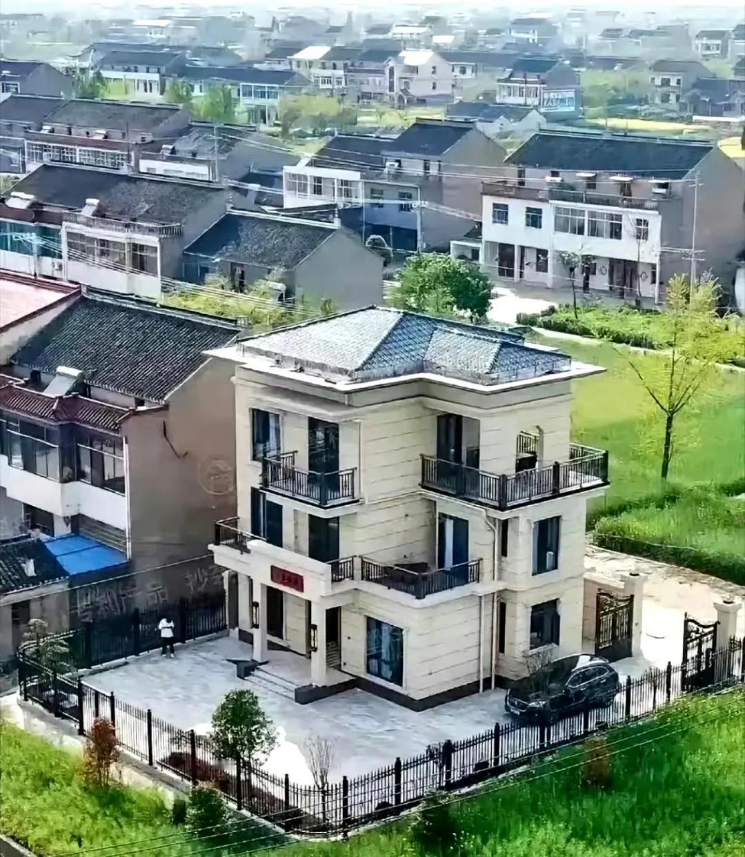 网友：同样的小洋房，你选一还是二呢？ ​[抠鼻]