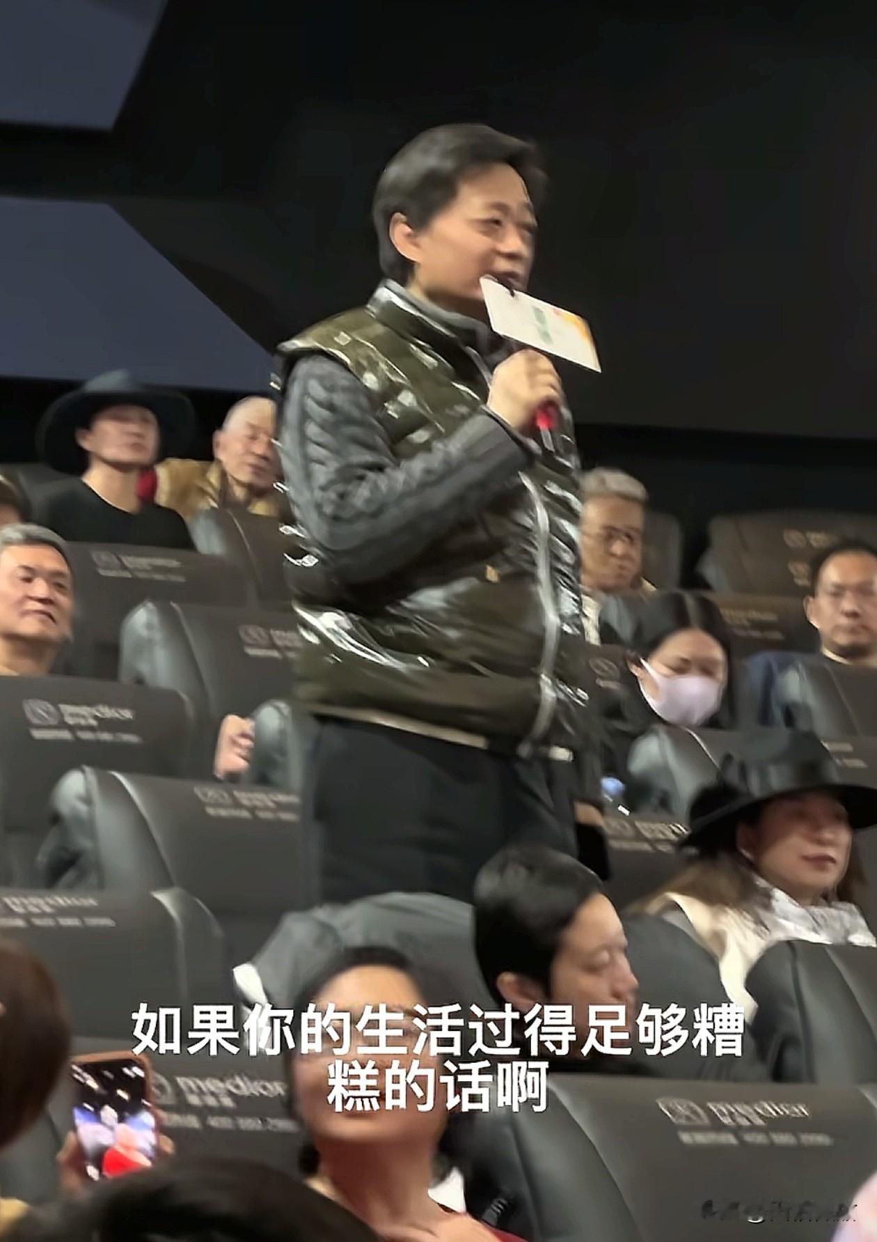 “如果你的生活足够糟糕，会有人给你拍成电影”，多年不见，小崔的语言依然那么犀利。