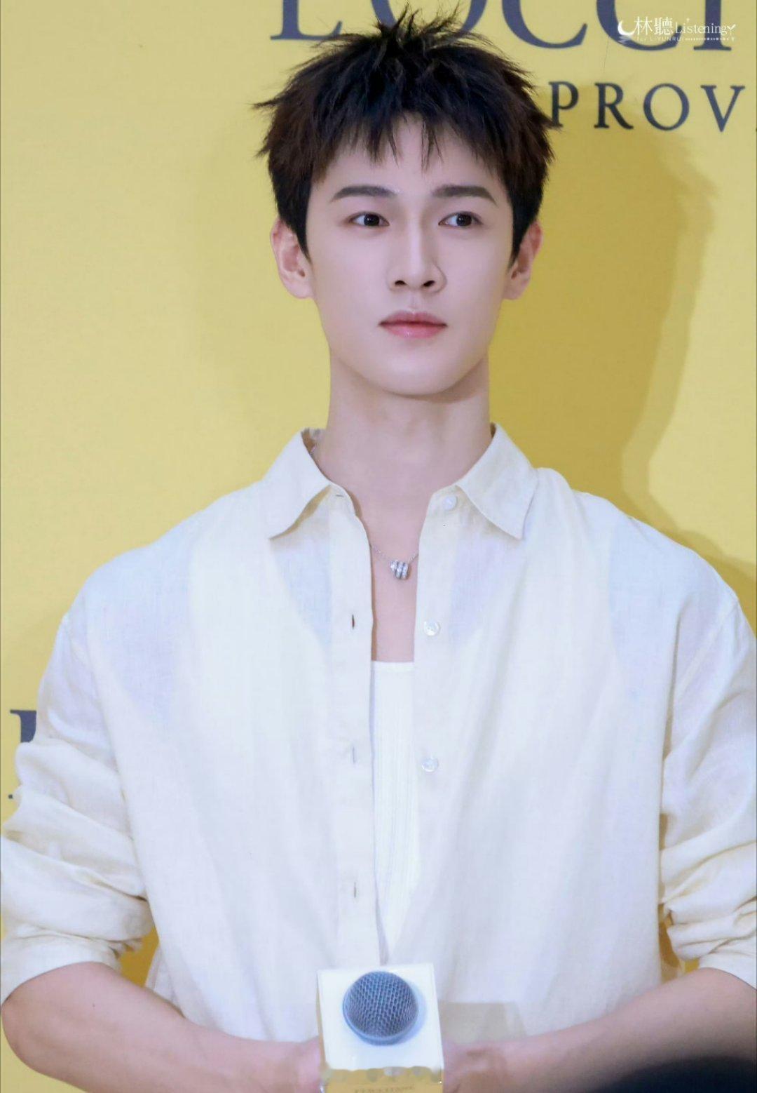 李昀锐今日线下活动生图来了 是清爽的小林 ​​​