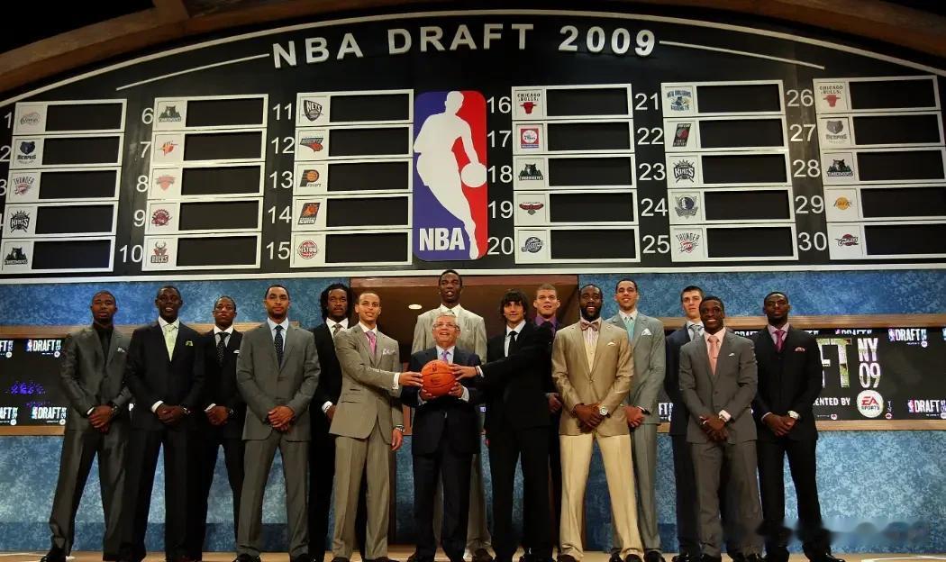 你敢信吗，哈登和09届其他球星相比，生涯场均数据几乎第一！

哈登，09年探花，